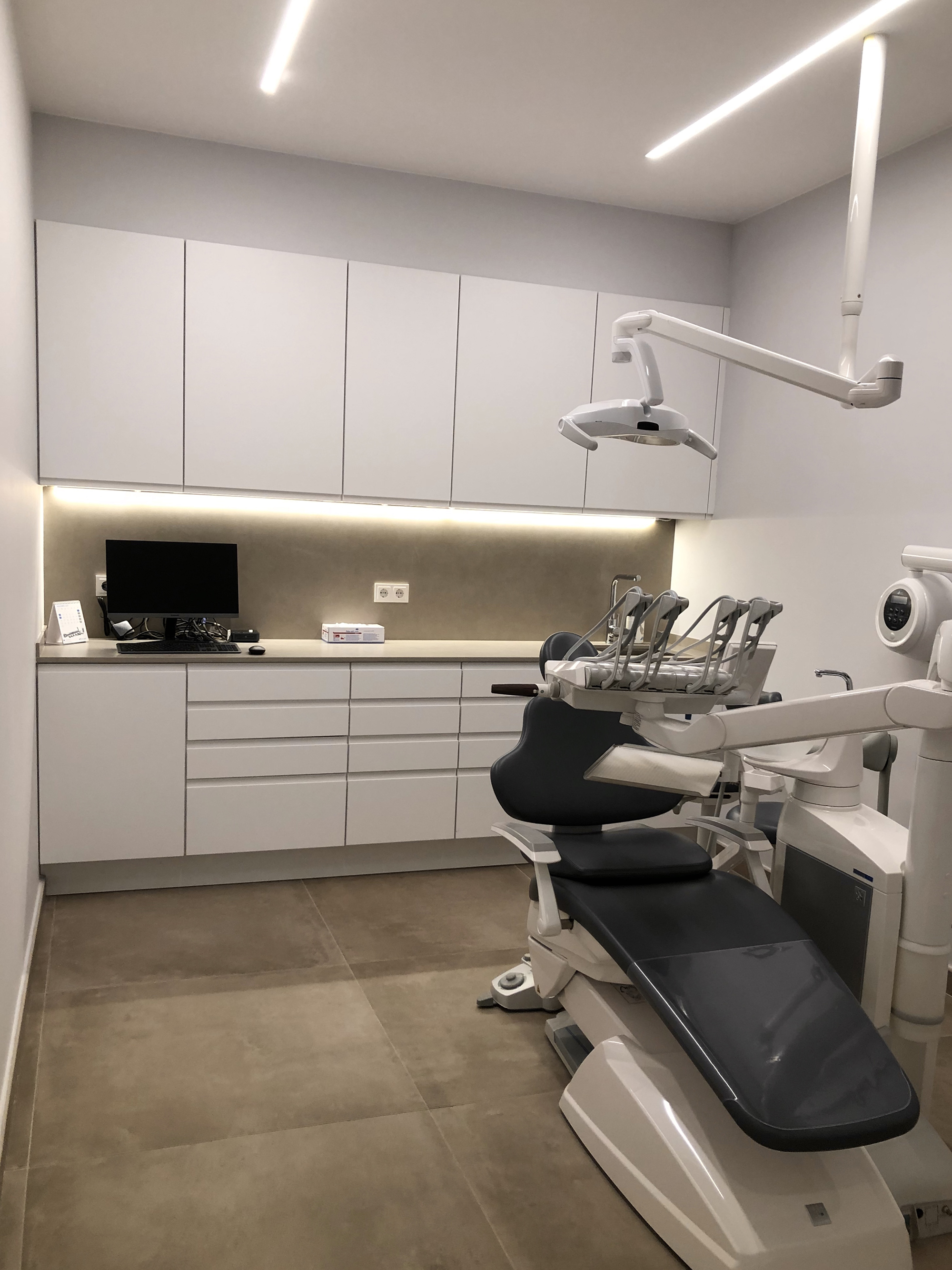 Dental clinic, The appropriate space for patient care. — image 9 of 9