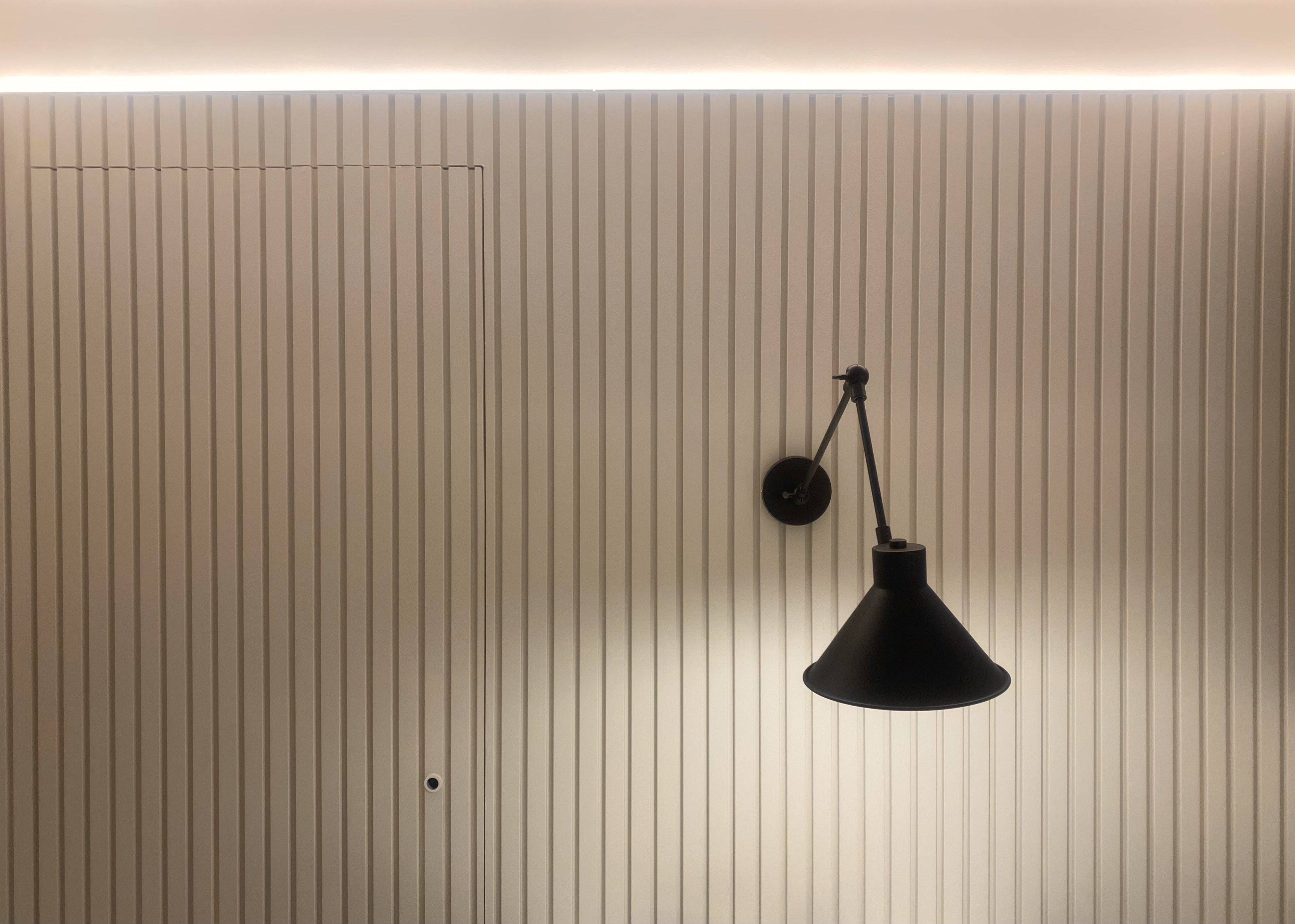 LAFORJA, The elegance of monochrome — image 4 of 8