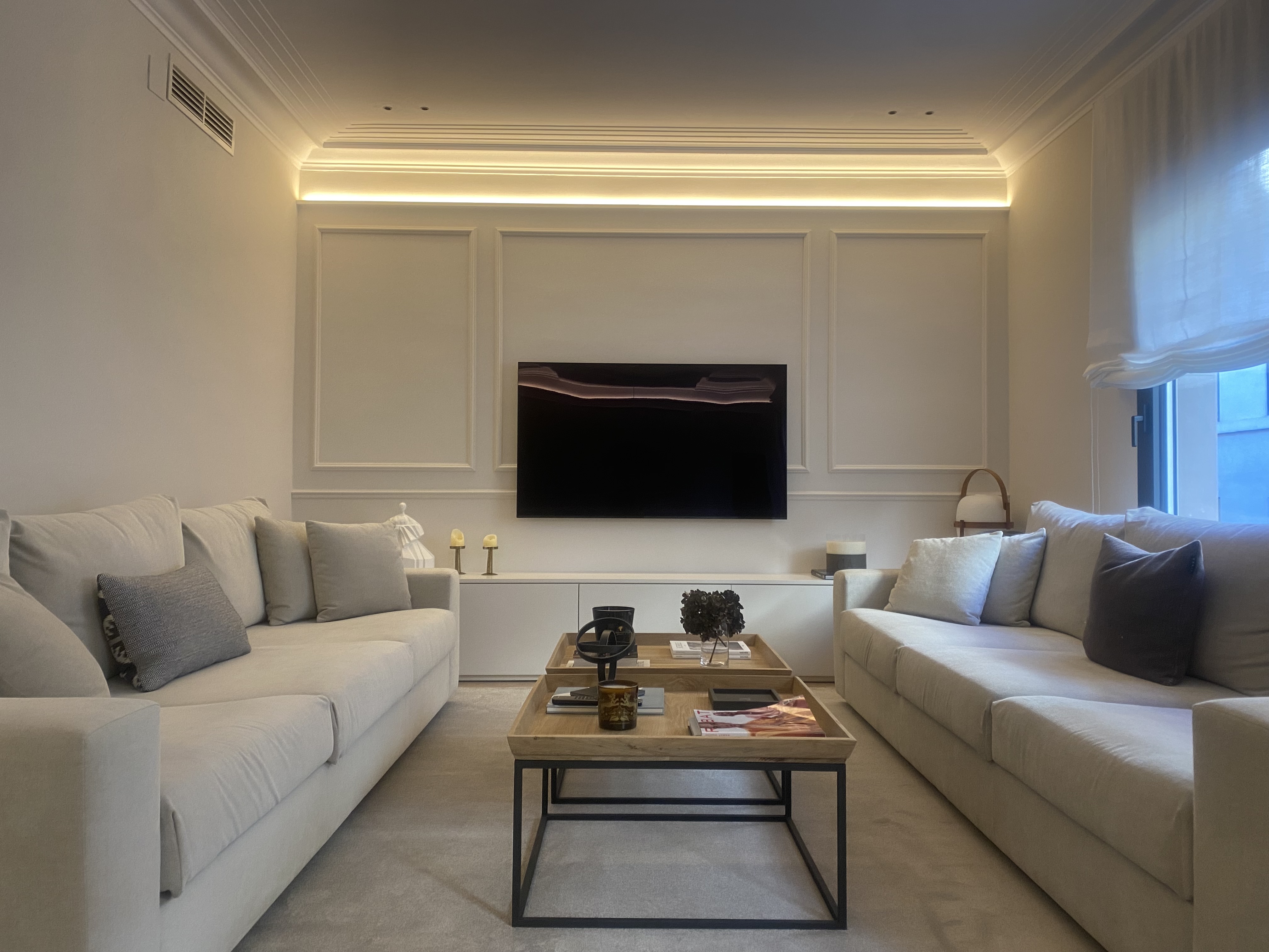 LAFORJA, The elegance of monochrome — image 1 of 8