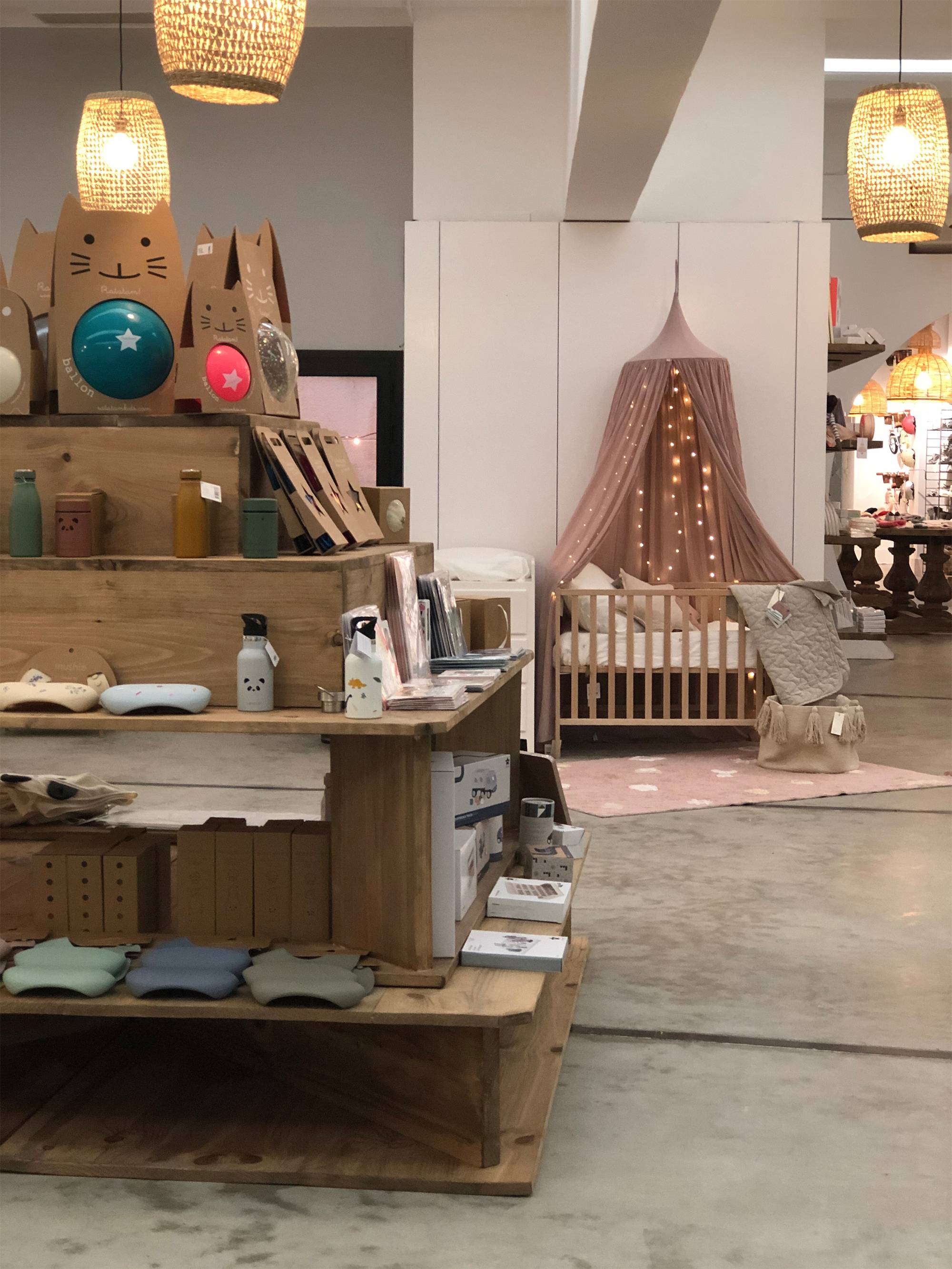 Pops&amp;Co, A renovation that revitalizes the brand and personality of the store. — image 5 of 6