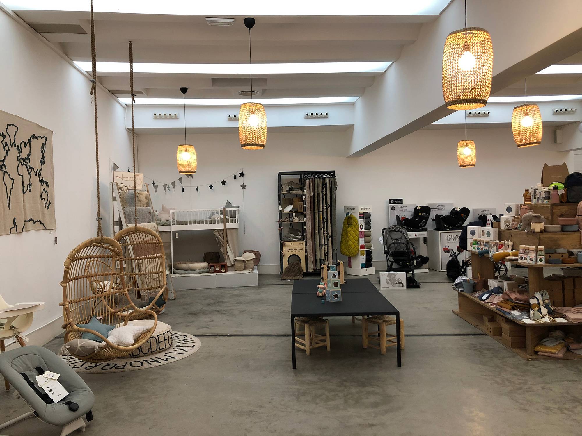 Pops&amp;Co, A renovation that revitalizes the brand and personality of the store. — image 4 of 6