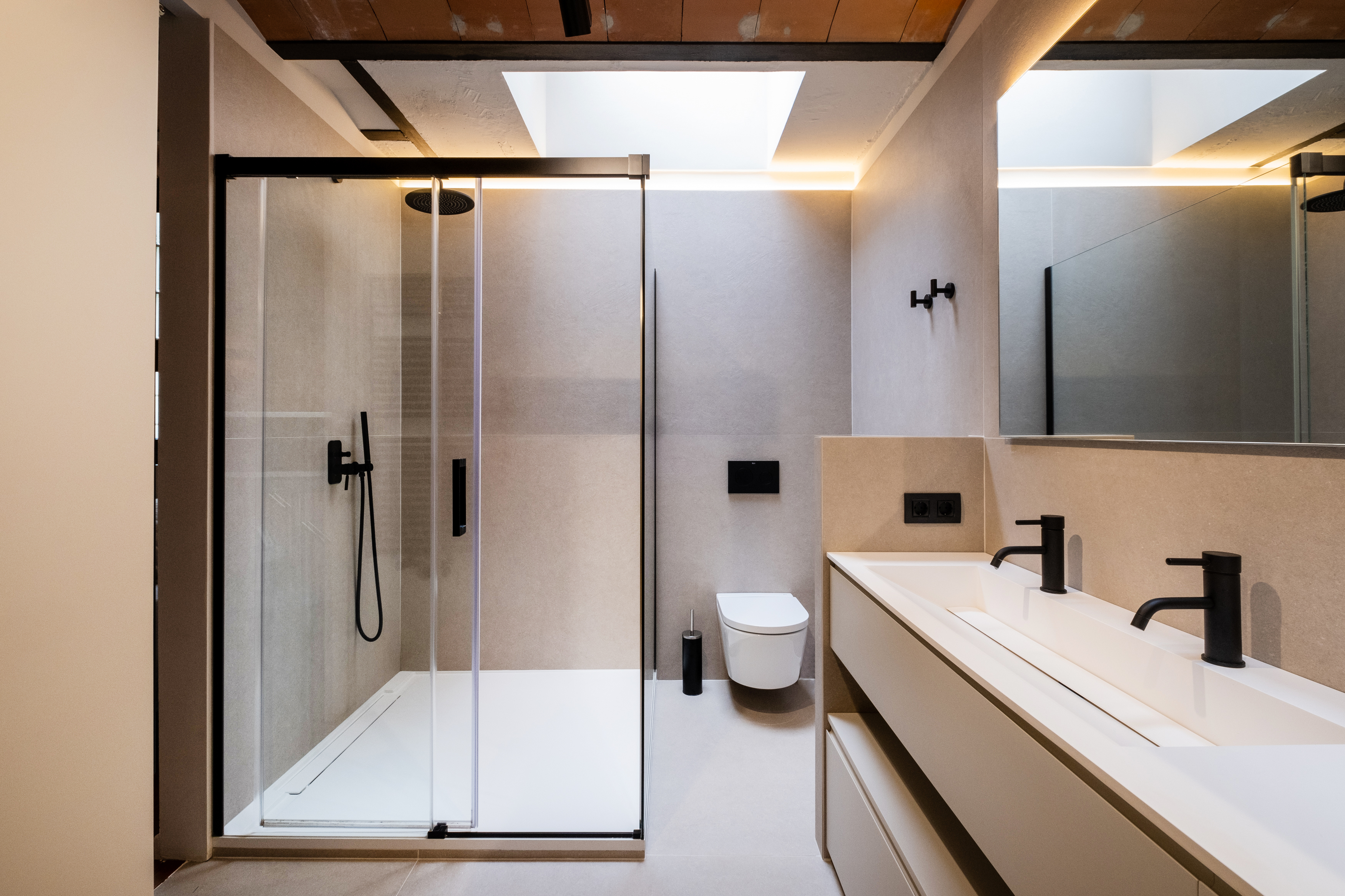 Solá House, Renovation and decoration of a house in the heart of Barcelona — image 3 of 9