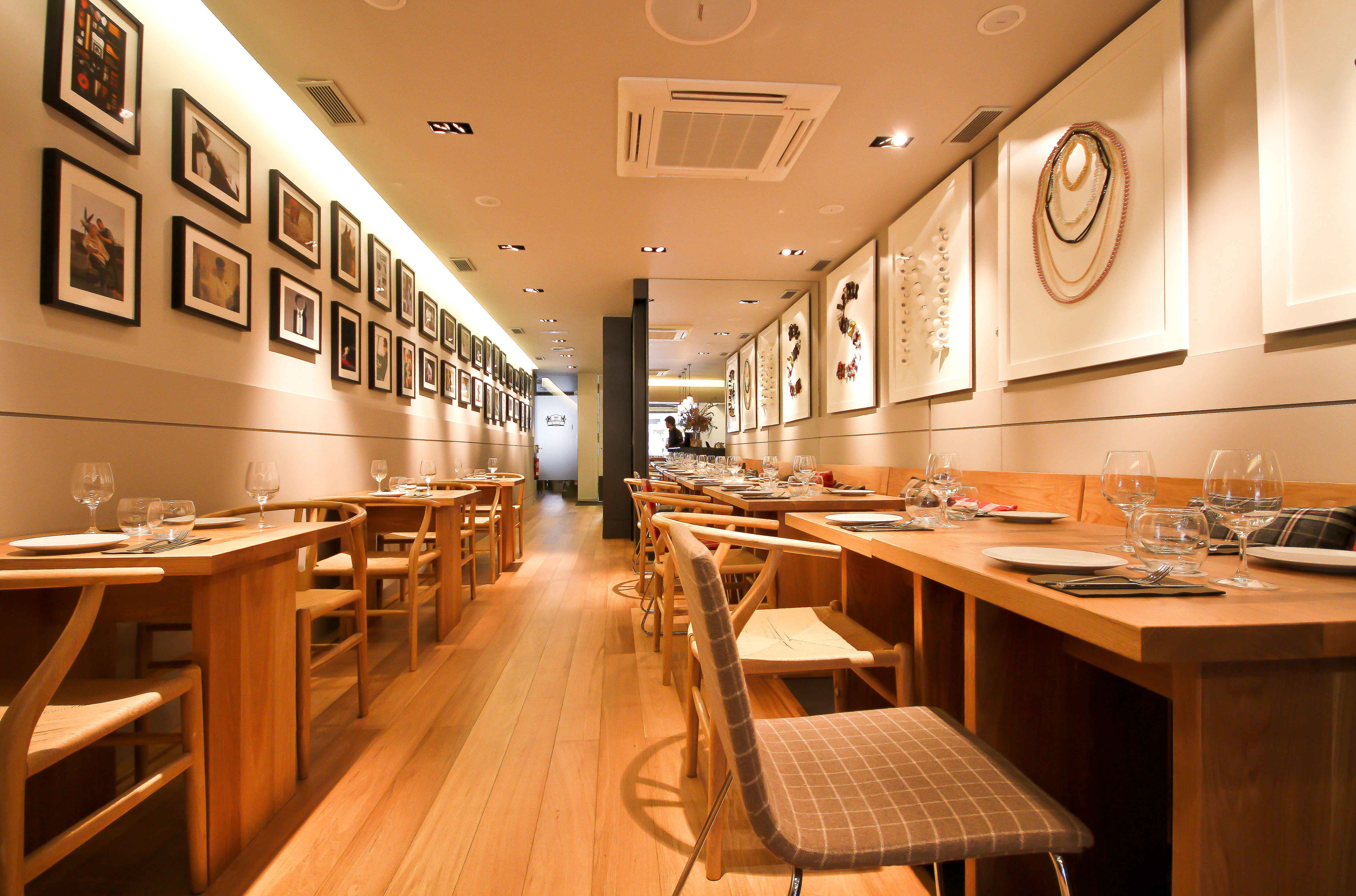 THE SNOB, Project for gourmet hamburger restaurant — image 3 of 7