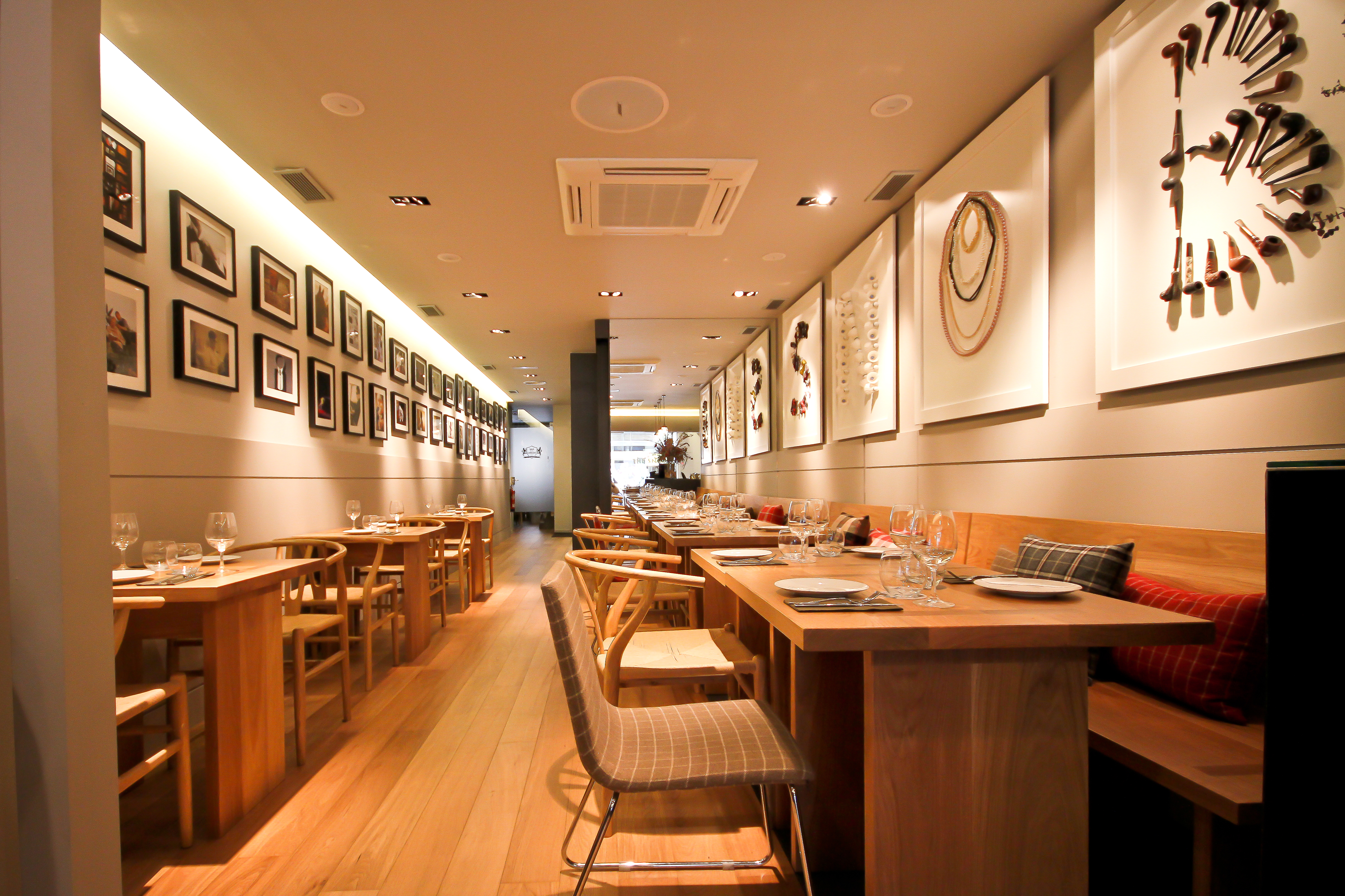 THE SNOB, Project for gourmet hamburger restaurant — image 1 of 7